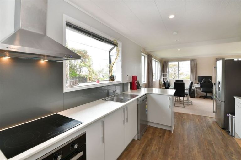 Photo of property in 111 Stanmore Bay Road, Stanmore Bay, Whangaparaoa, 0932