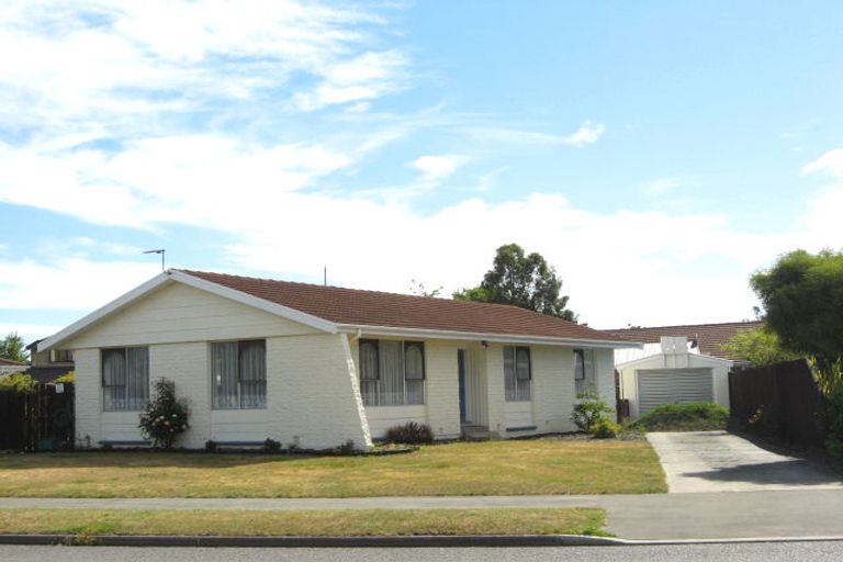 Photo of property in 87 Royal Park Drive, Parklands, Christchurch, 8083