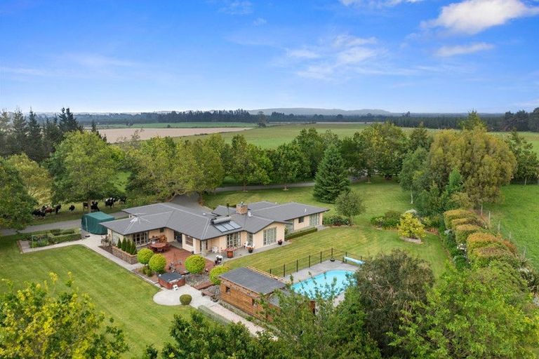 Photo of property in 900 Loburn Whiterock Road, Loburn, Rangiora, 7472