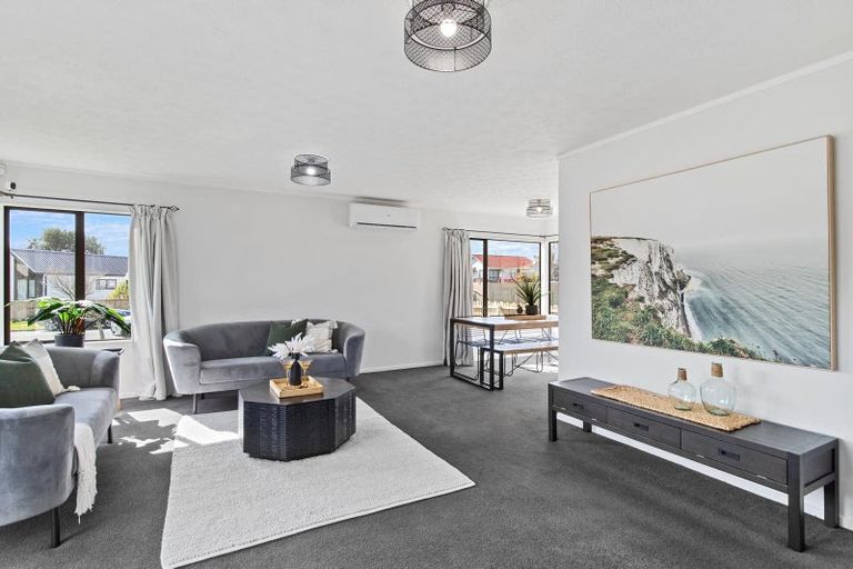 Photo of property in 43 Balmerino Crescent, Pukete, Hamilton, 3200