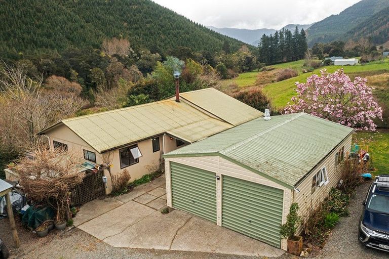 Photo of property in 420 Wakamarina Road, Canvastown, Havelock, 7178