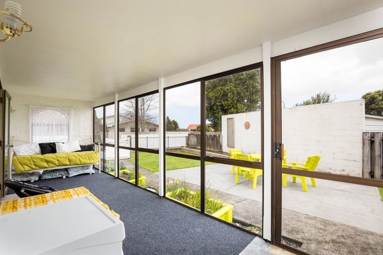 Photo of property in 72 Manu Crescent, Upper Vogeltown, New Plymouth, 4310