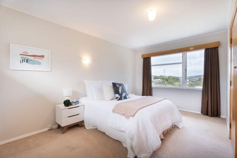 Photo of property in 25 Baylands Drive, Newlands, Wellington, 6037