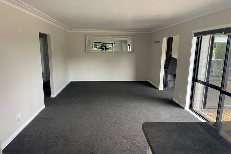 Photo of property in 2/28 Coroglen Avenue, Birkenhead, Auckland, 0626
