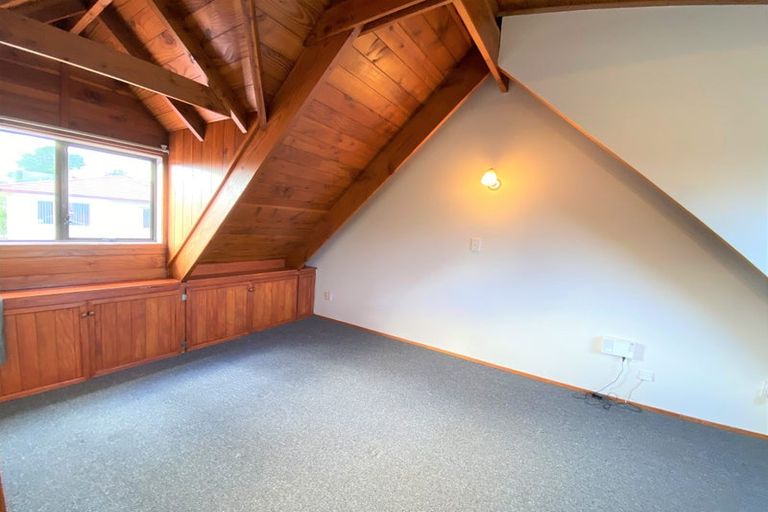 Photo of property in 5 Harrington Road, Henderson, Auckland, 0610