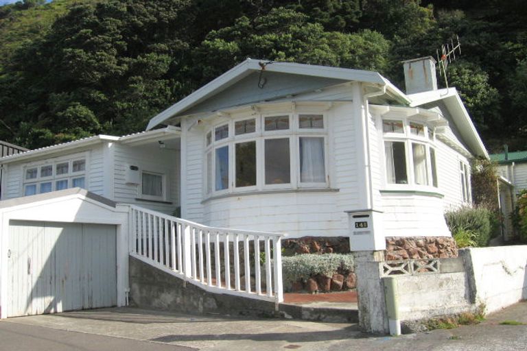 Photo of property in 141 Breaker Bay Road, Breaker Bay, Wellington, 6022