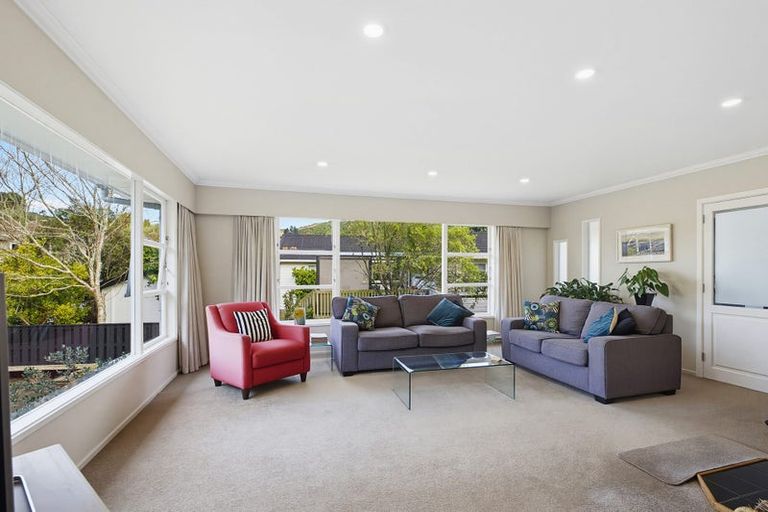 Photo of property in 108 Oriel Avenue, Tawa, Wellington, 5028