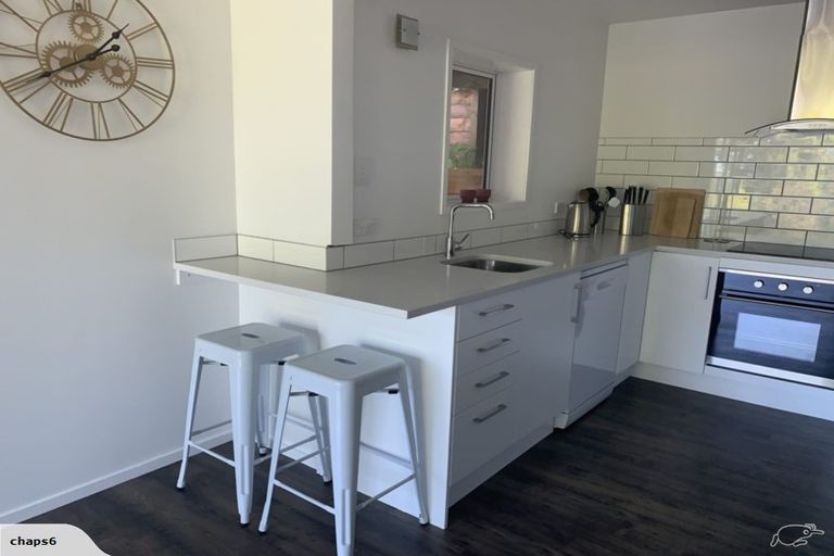 Photo of property in 111 Pupuke Road, Northcote, Auckland, 0627