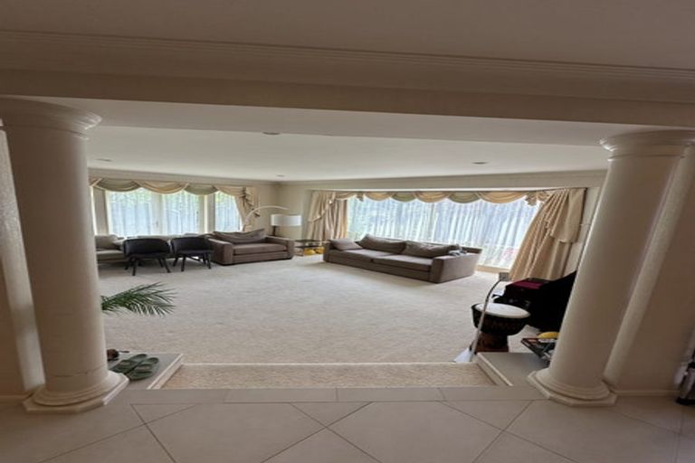 Photo of property in 6 Nathan Close, Somerville, Auckland, 2014