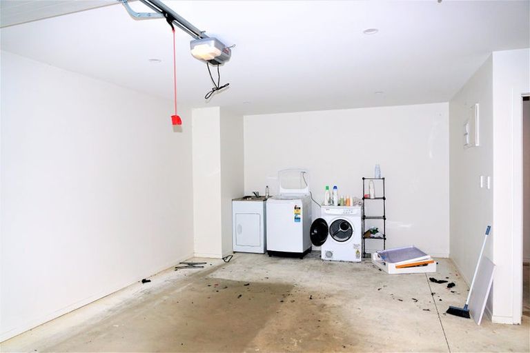 Photo of property in 17c Lavery Place, Sunnynook, Auckland, 0632