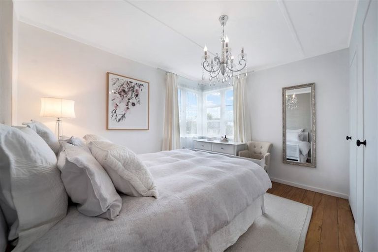 Photo of property in 19 Blacklock Avenue, Henderson, Auckland, 0612