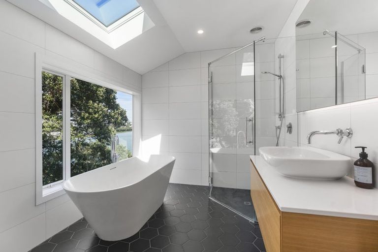 Photo of property in 83 Ngataringa Road, Devonport, Auckland, 0624