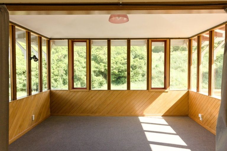 Photo of property in 50 Melrose Road, Island Bay, Wellington, 6023