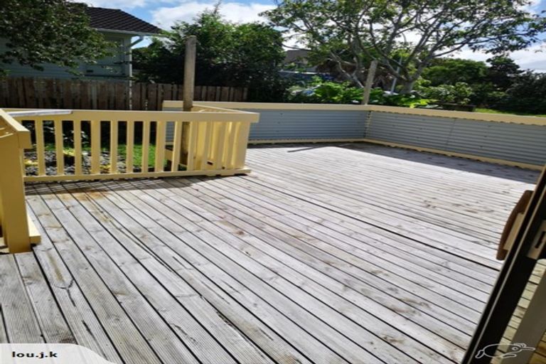 Photo of property in 15 Harmel Road, Glendene, Auckland, 0602