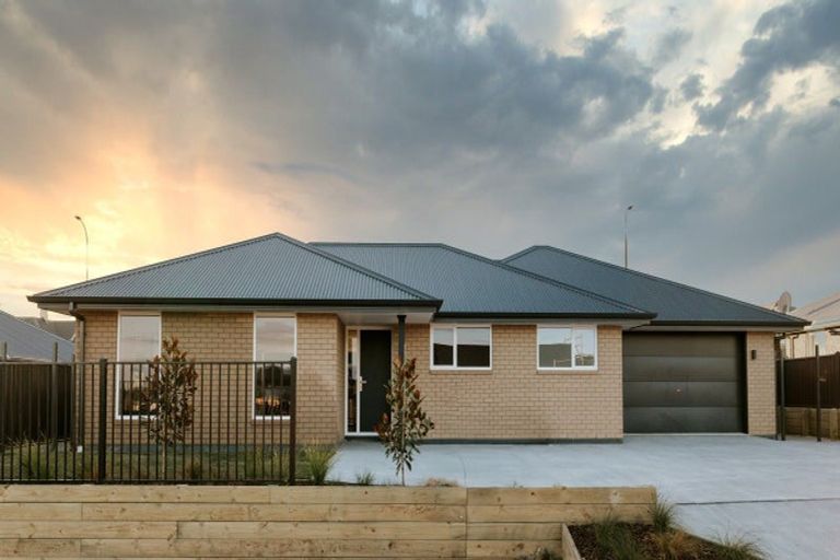 Photo of property in 15 Royal Oak Crescent, Holmes Hill, Oamaru, 9401