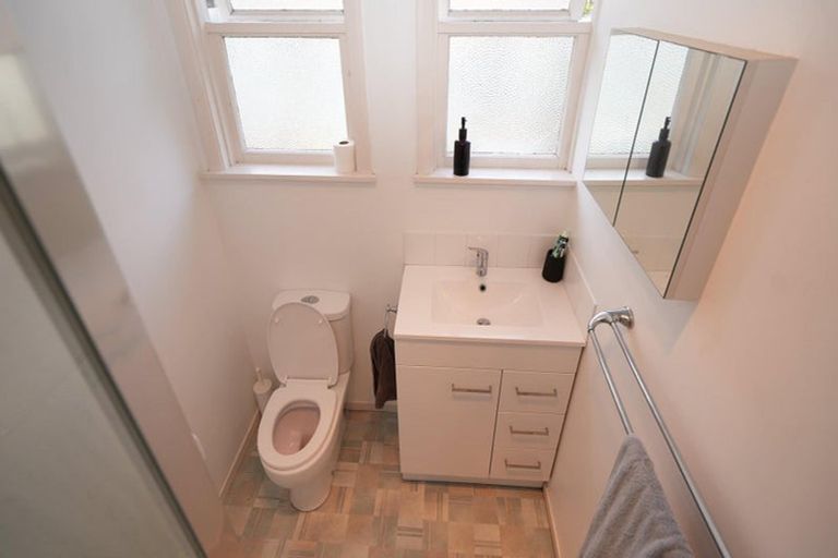 Photo of property in 57a Crewe Crescent, Hokowhitu, Palmerston North, 4410