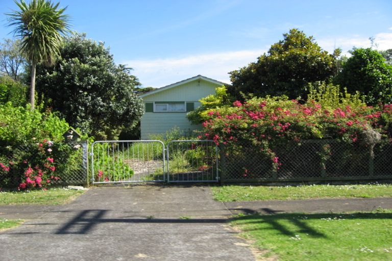 Photo of property in 13 Chipping Dale, Mangere Bridge, Auckland, 2022