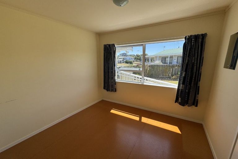 Photo of property in 72 Queens Road, Waikanae Beach, Waikanae, 5036
