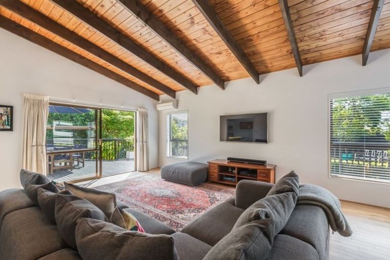 Photo of property in 6 Ponui Place, Mairangi Bay, Auckland, 0630