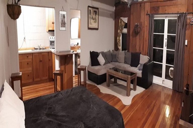 Photo of property in 43 Domett Street, Waitara, 4320