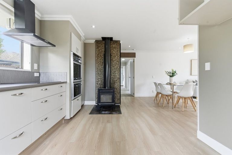 Photo of property in 219 Main North Road, Redwood, Christchurch, 8051