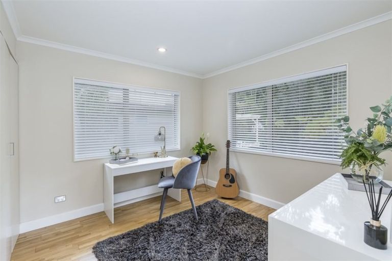 Photo of property in 82f Verbena Road, Birkdale, Auckland, 0626