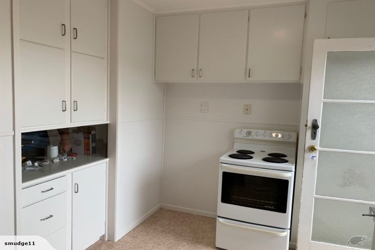 Photo of property in 82 Flanshaw Road, Te Atatu South, Auckland, 0610