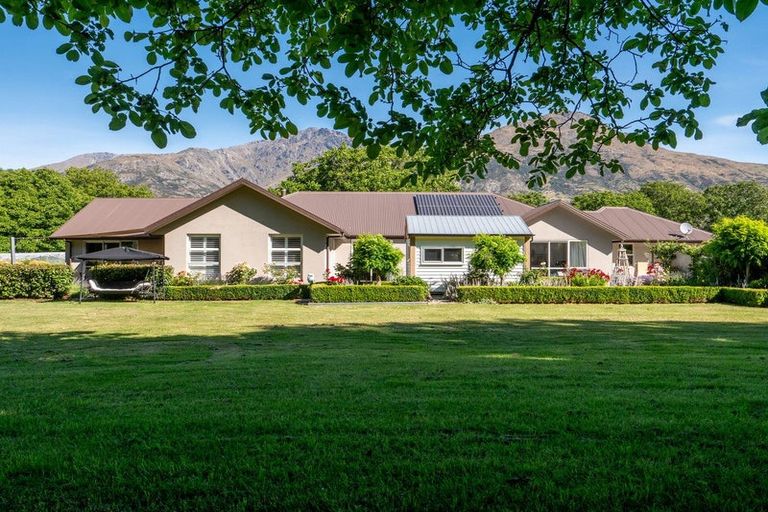 Photo of property in 8 Crawford Place, Lake Hayes, Queenstown, 9304