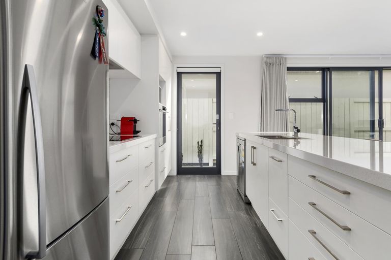 Photo of property in 92 Saint Pauls Drive, Brookfield, Tauranga, 3110