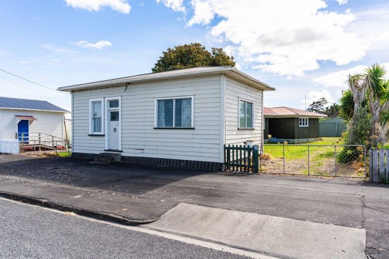 Photo of property in 16 Ruawai Wharf Road, Ruawai, 0530