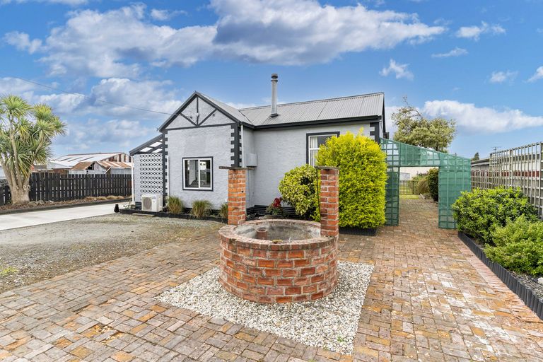 Photo of property in 8 Helensbrook Road, Milton, 9220