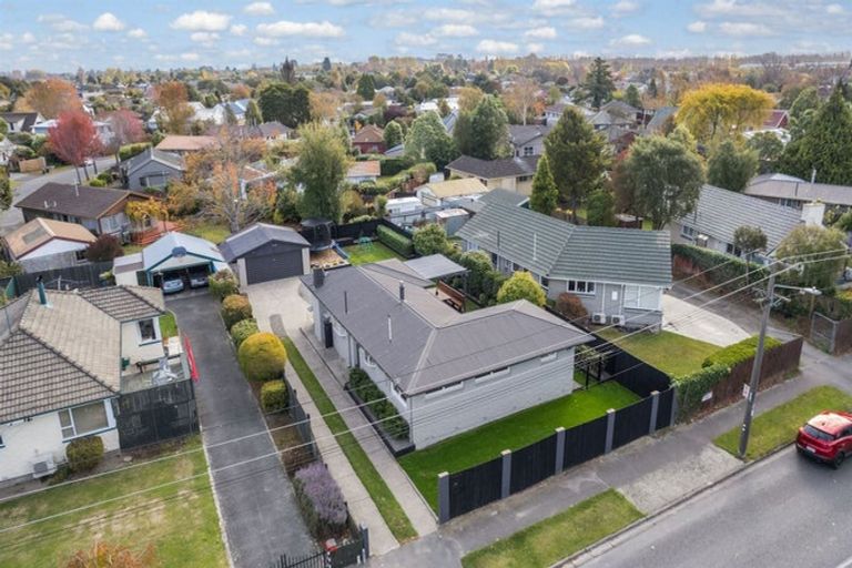 Photo of property in 215 Grimseys Road, Redwood, Christchurch, 8051