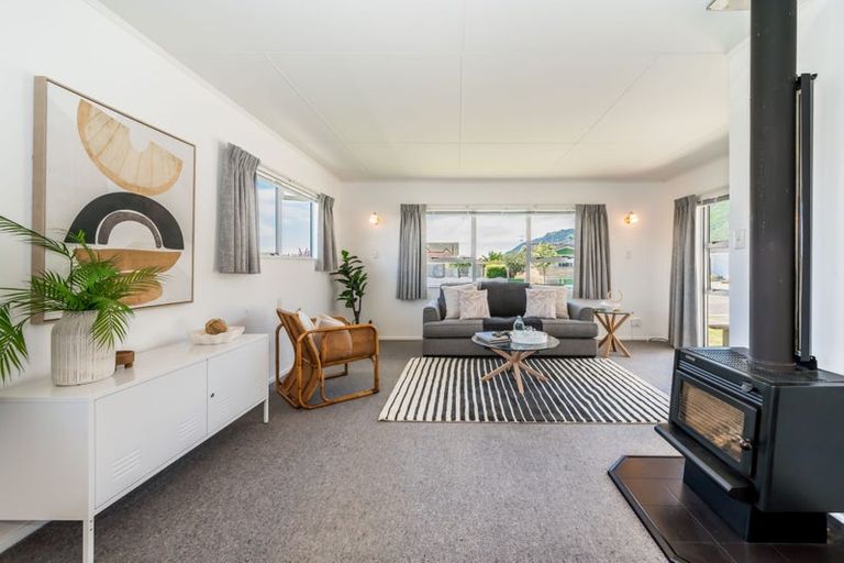 Photo of property in 24 Kapanui Road, Waikanae, 5036