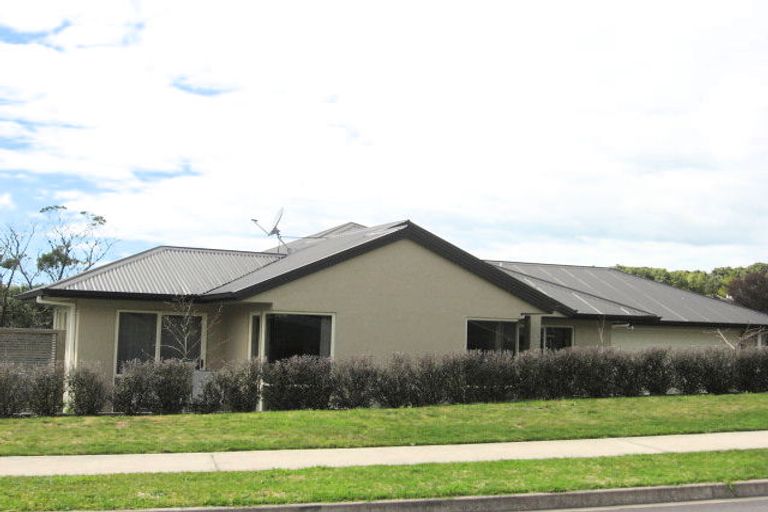 Photo of property in 8 Bateleur Close, Welcome Bay, Tauranga, 3112