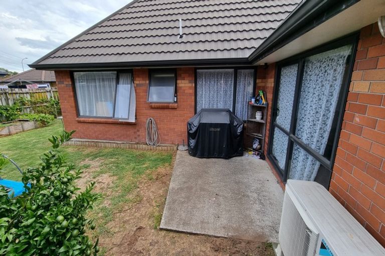 Photo of property in 17 Old Park Place, Takanini, 2112