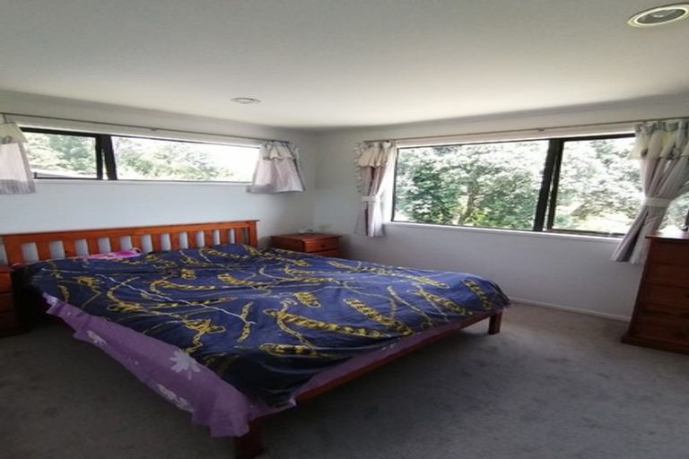 Photo of property in 10 Eugen Place, Bayview, Auckland, 0629