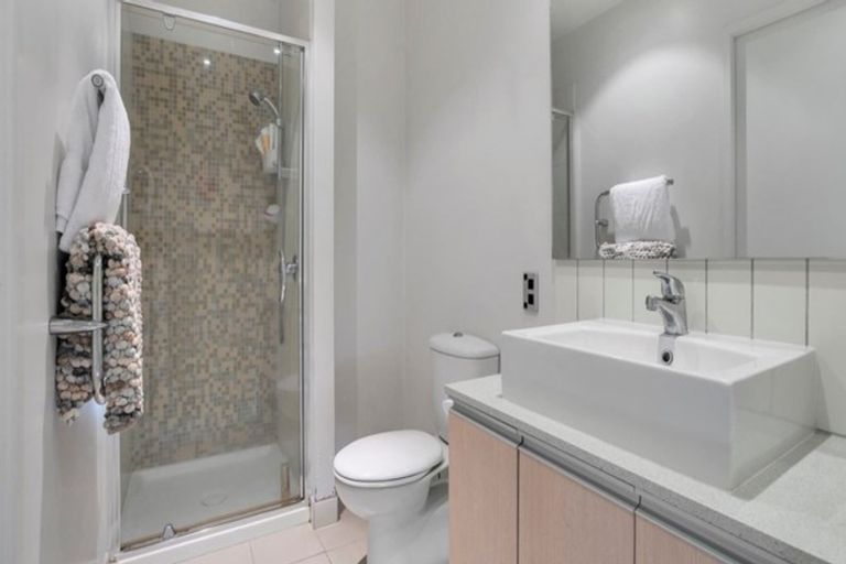 Photo of property in Halsey Apartments At Lighter Quay, 401/75 Halsey Street, Auckland Central, Auckland, 1010