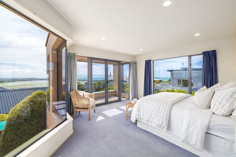 Photo of property in 6 Inverness Lane, Redcliffs, Christchurch, 8081