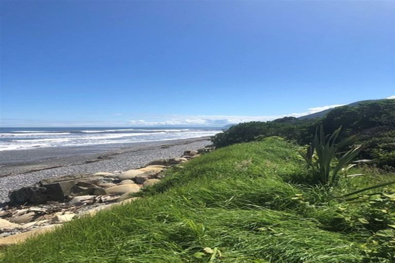 Photo of property in 21 Main Rd Ngakawau, Hector, 7822