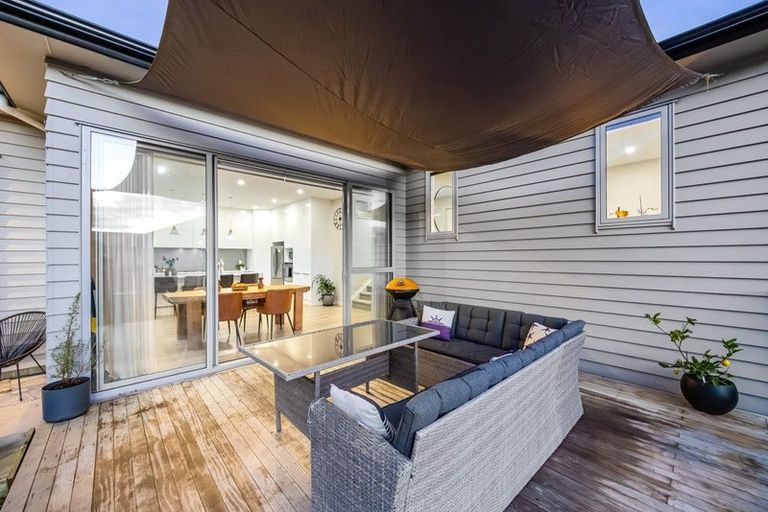 Photo of property in 138 Godfrey Drive, Orewa, 0931