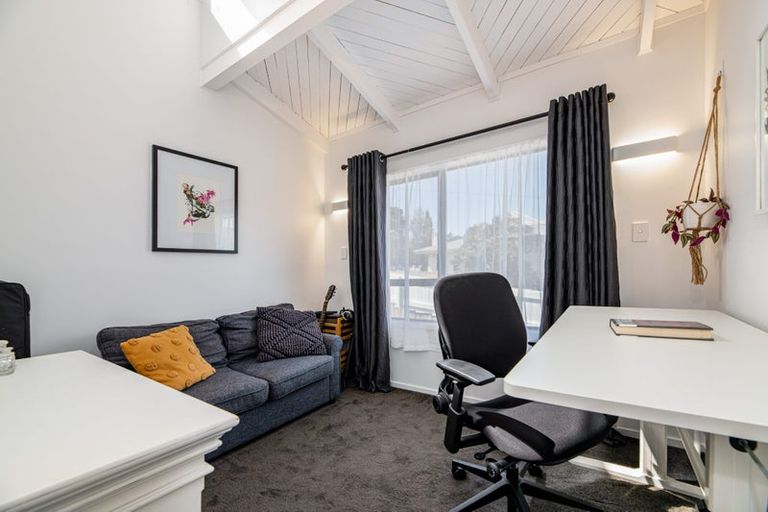 Photo of property in 5 Derwent Crescent, Titirangi, Auckland, 0604