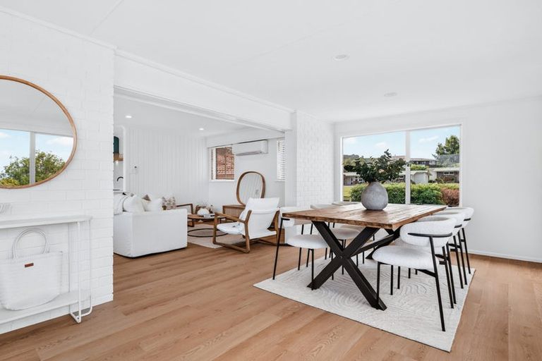 Photo of property in 1 Winston Street, Acacia Bay, Taupo, 3330