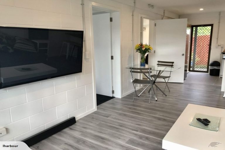 Photo of property in 2/542 Richardson Road, Mount Roskill, Auckland, 1041