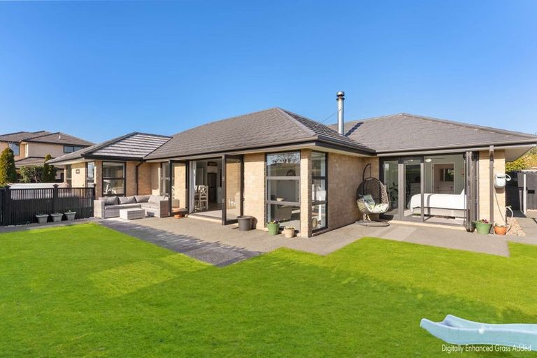 Photo of property in 17 Eyrewell Road, Pegasus, 7612