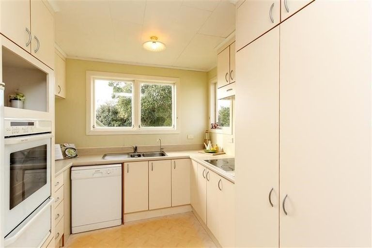 Photo of property in 49 Nevada Drive, Merrilands, New Plymouth, 4312