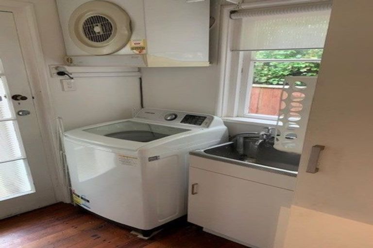 Photo of property in 121 Karori Road, Karori, Wellington, 6012