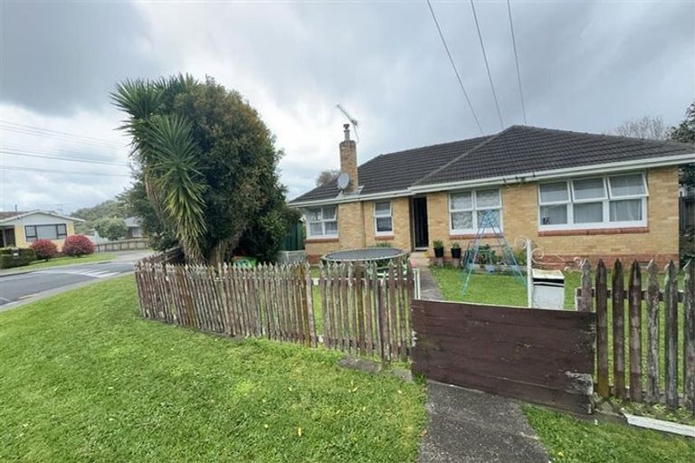 Photo of property in 66 Christmas Road, Manurewa, Auckland, 2102