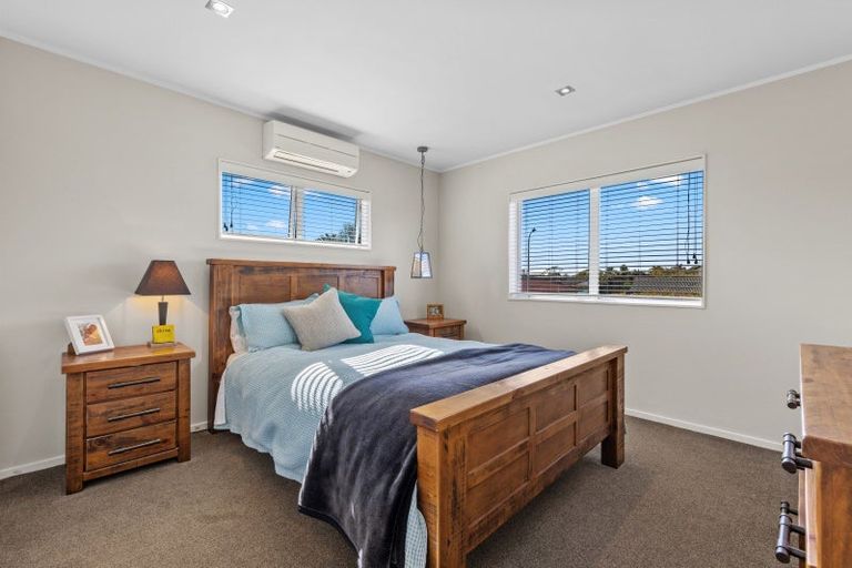 Photo of property in 16 Chippewa Place, Conifer Grove, Takanini, 2112