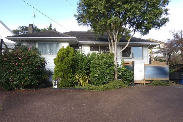 Photo of property in 39 Blease Street, New Lynn, Auckland, 0600