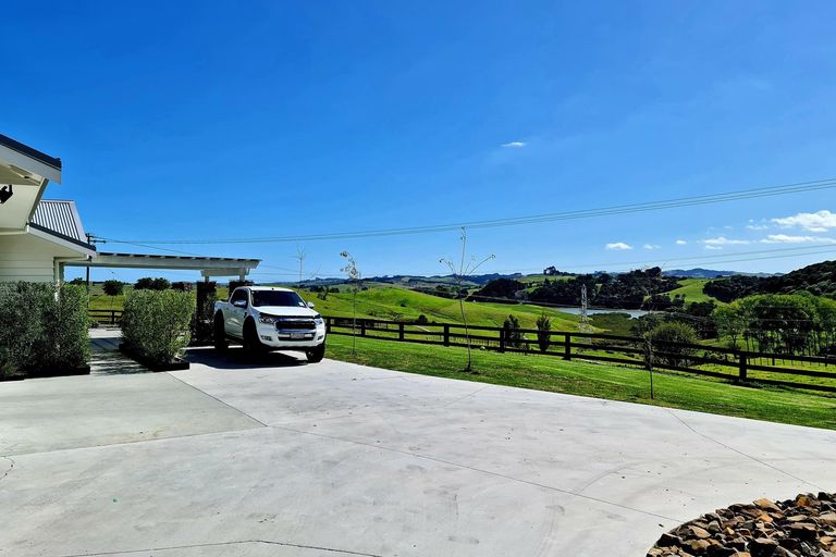 Photo of property in 9 Mountain Road, Kaiwaka, 0587